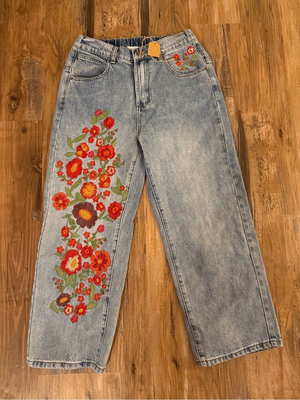 NWT Embroidered Floral Light Wash Jeans